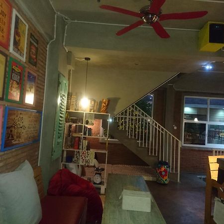 Shelter Hostel Маланг Екстер'єр фото