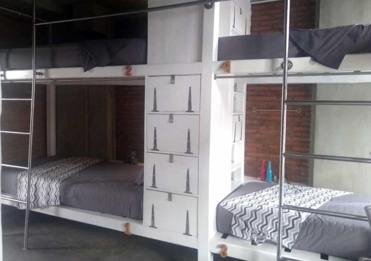 Shelter Hostel Маланг Екстер'єр фото