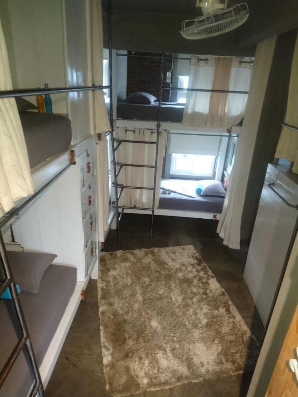 Shelter Hostel Маланг Екстер'єр фото