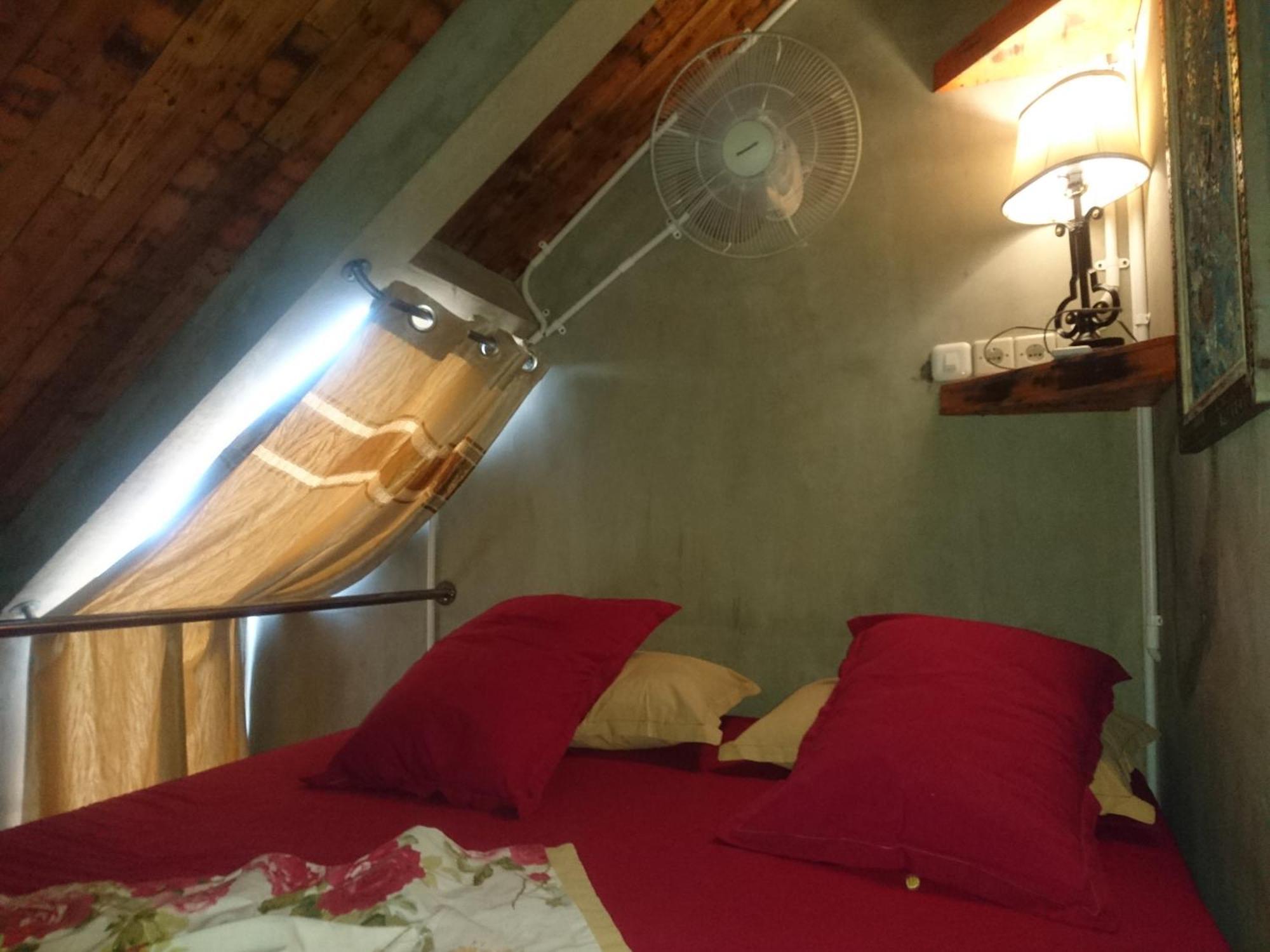Shelter Hostel Маланг Екстер'єр фото